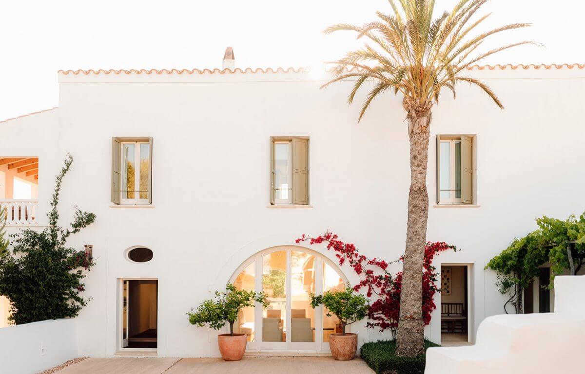 entrance-room-albenc-torralbenc-menorca-1200x769