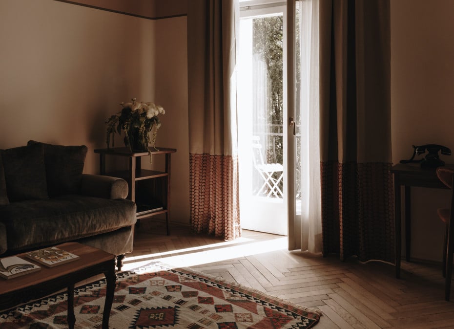Seating area of grand suite at Parkhotel Mondschein