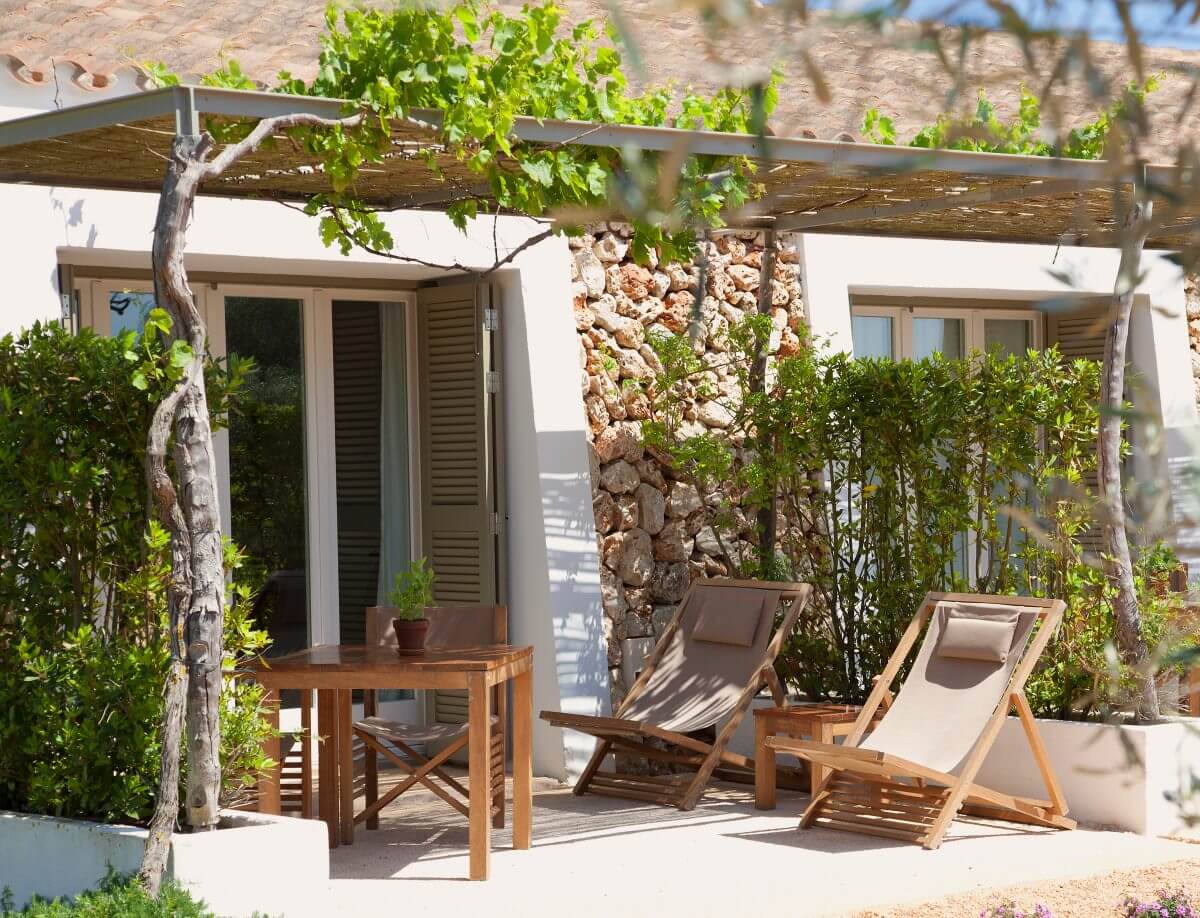 torralbenc-menorca-luxury-hotel-terrace-superior-room-4-1200x918