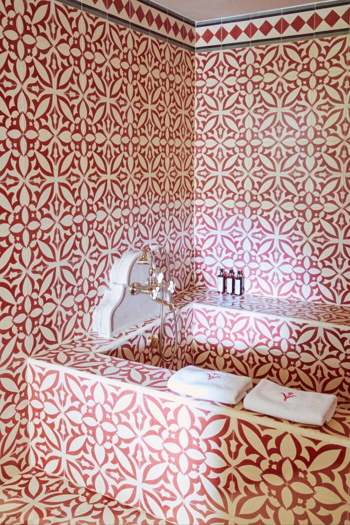 Bathroom Vermelho Melides by Christian Louboutin, Portugal