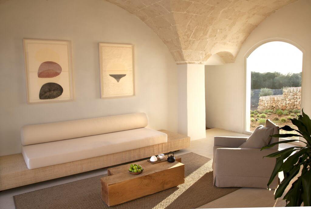 press_torralbenc-menorca-luxury-hotel-common-area-living-room-2-1024x688
